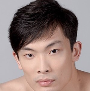 李嘉博